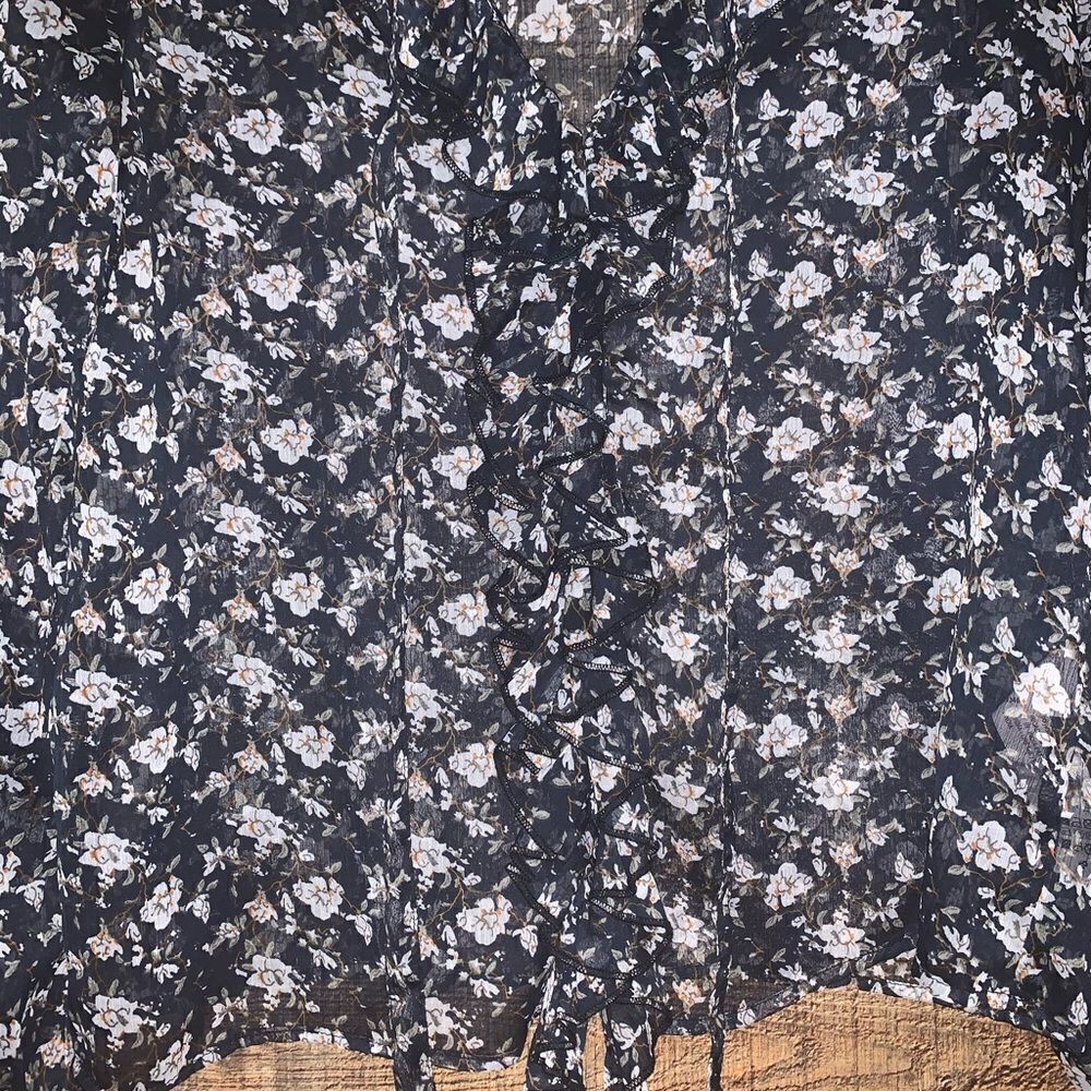 Zara Basic Navy floral top‎ w/ ruffles, size small - Picture 4 of 8